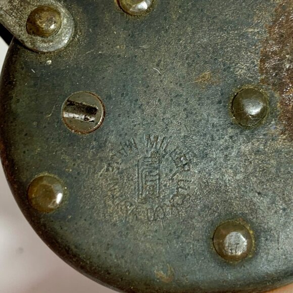 Vintage Yale & Towne Miller Iron Padlock With Rust Patina USA Made No Key - Picture 5 of 7